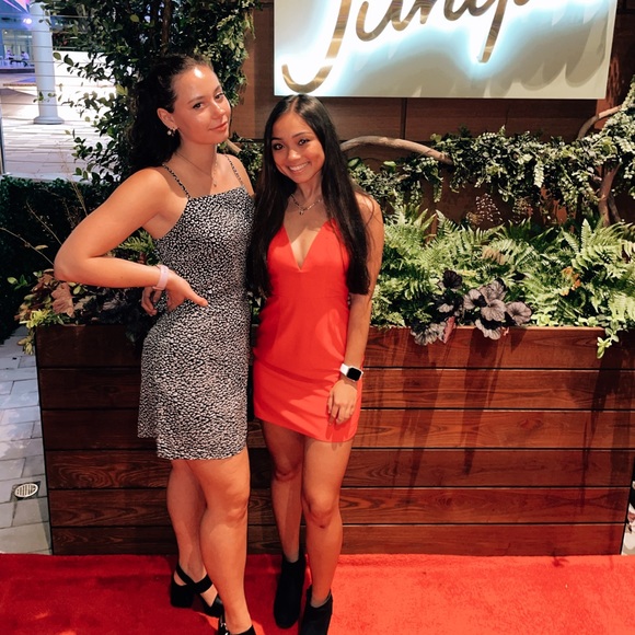 Meet your Posher, Whitney - Picture 4 of 4